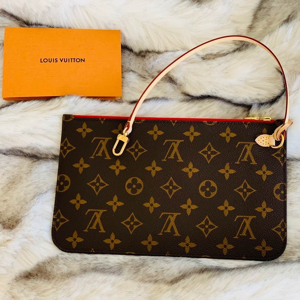 Louis Vuitton Neverfull Pochette  Wristlet